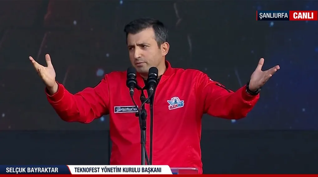 Selçuk Bayraktar'dan TEKNOFEST gençliğine mesaj: "Türkiye'nin tam bağımsız geleceğisiniz"