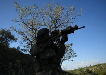 PKK'da çözülme sürüyor! Örgütten kaçtı Türkiye'ye teslim oldu