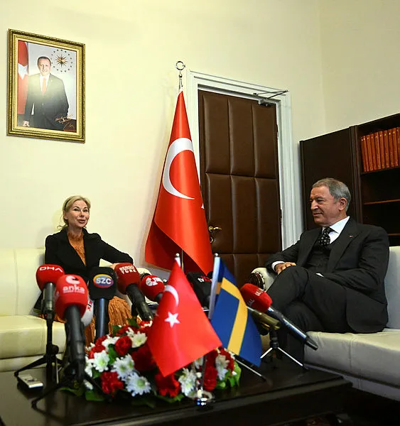 Hulusi Akar, İsveç’in Ankara Büyükelçisi Mard’ı kabul etti