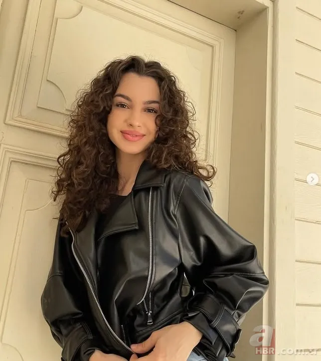 Bir Gece Masalı'nın yıldızı Su Burcu Yazgı Coşkun bakın kimin kızıymış! 11