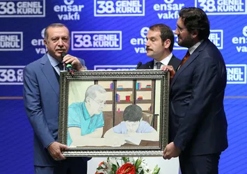 Cumhurbaşkanı Erdoğan'ı duygulandıran hediye