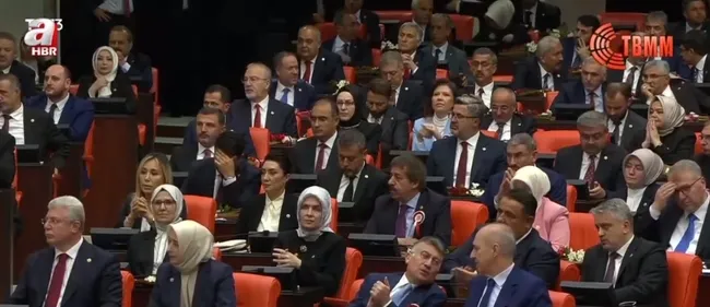 chpnin-kadrolu-vekilleri-7-donemdir-koltugu-birakmayanlar-var-1686203753393.jpg CHP’nin kadrolu vekilleri! 7 dönemdir koltuğu bırakmayanlar var - 7