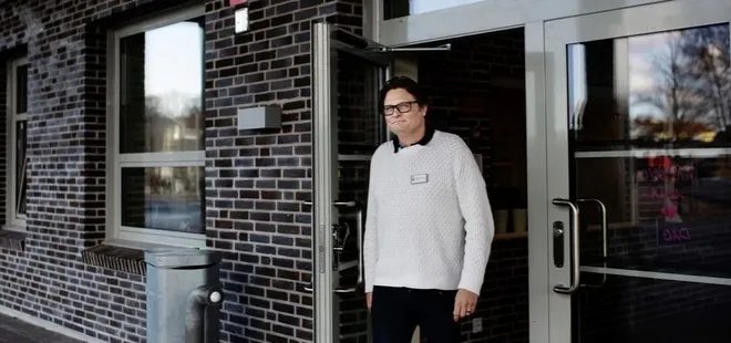 İsveç’te başörtüsü yasağı kuralını uygulamayan okul müdürü görevden alındı