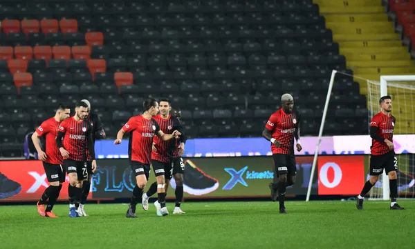 Fenerbahçe Antep’te kayıp! Fenerbahçe deplasmanda mağlup oldu