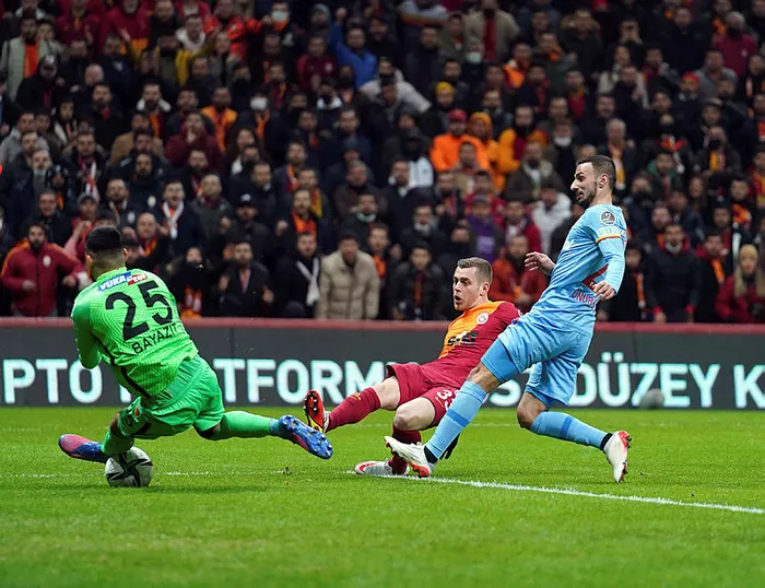 son-dakika-erman-toroglu-galatasarayda-bir-tuhaflik-var-1644691740090.jpg Son dakika | Erman Toroğlu: Galatasaray'da bir tuhaflık var - 8