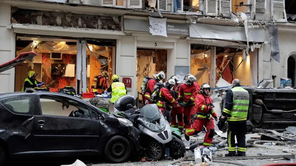 Son dakika: Paris'te patlama