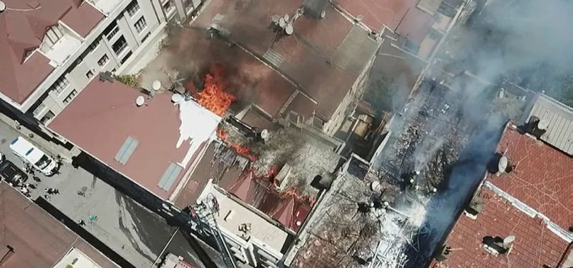 Son dakika: Rami’de binanın çatısı alev alev yandı