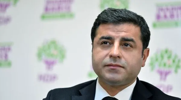 6lida-hdp-catlagi-meral-aksener-bakanlik-yok-dedi-saadet-partisi-yalanladi-aksener-yine-masadan-kalkacak-mi-1678280816330.jpeg 6'lıda HDP çatlağı! Meral Akşener "Bakanlık yok" dedi Saadet Partisi yalanladı! Akşener yine masadan kalkacak mı? - 4