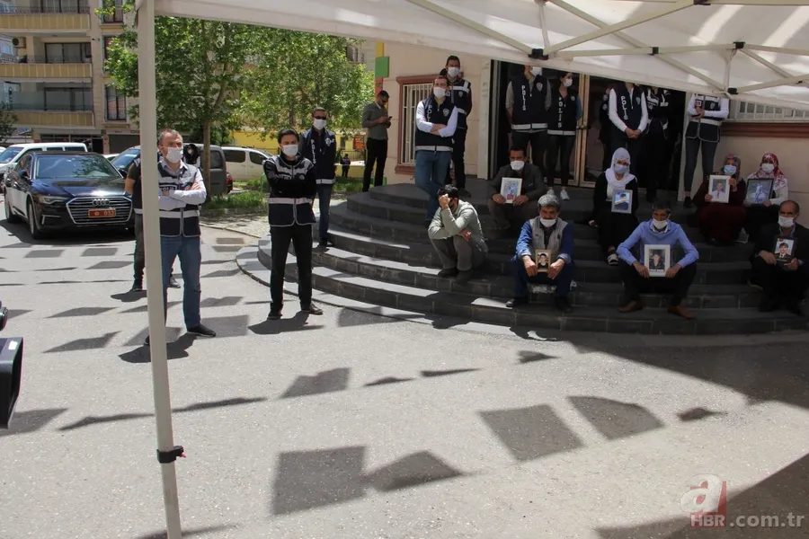 Diyarbakır'da evlat nöbetindeki ailelerden HDP'li vekillere "makam aracı" tepkisi 25