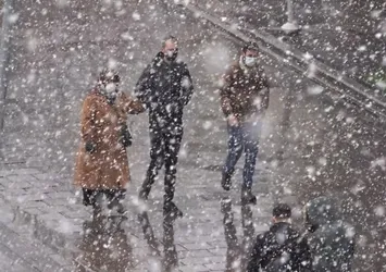 Meteoroloji'den yoğun kar yağışı uyarısı geldi! Ankara Valiliği ise vatandaşları uyardı | İşte 5 günlük hava durumu tahmini