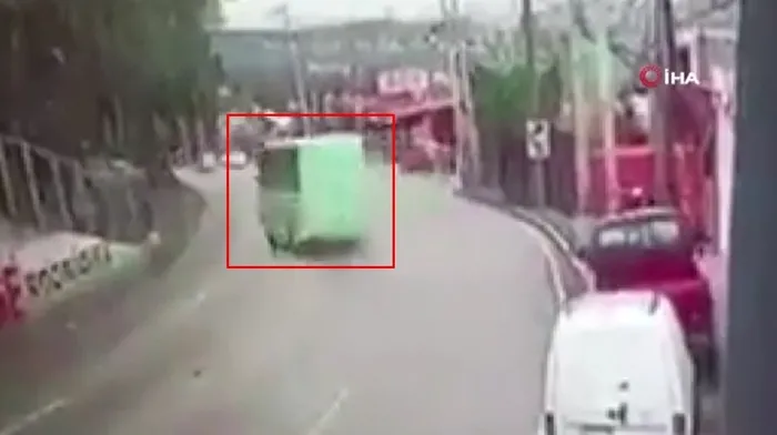 Meksika’da toplu taşıma otobüsü şarampole yuvarlandı: 31 kişi yaralandı - 2