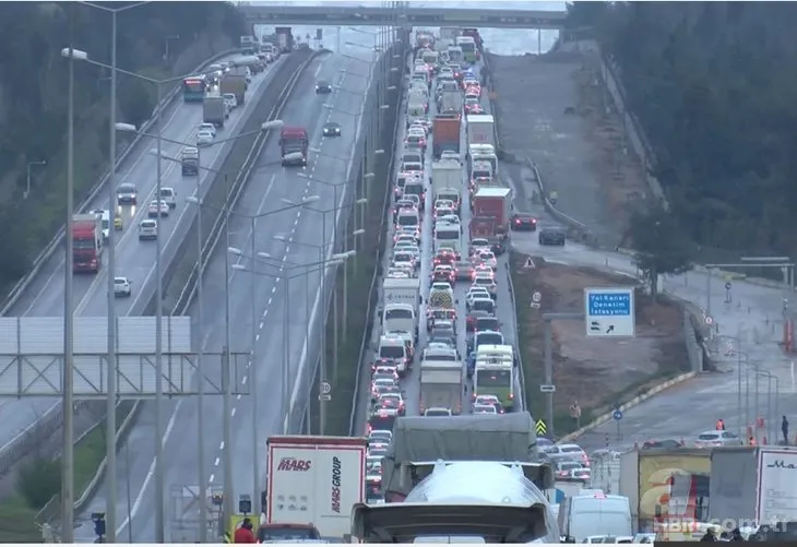 İstanbul'da giriş - çıkış denetimi: Trafiğin sonu görülmüyor!