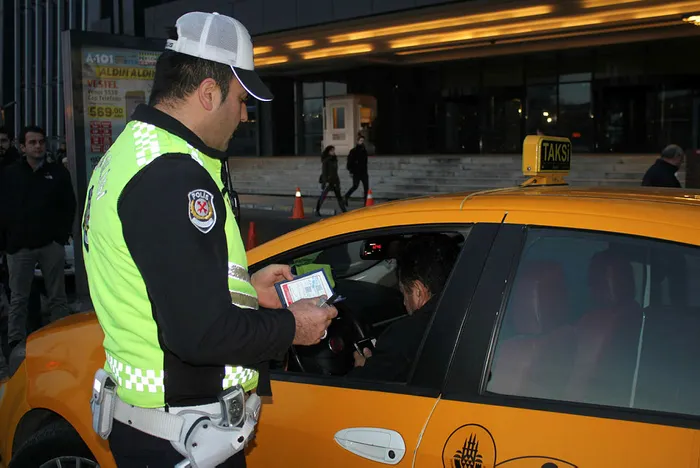İstanbul’da zorunlu kış lastiği uygulaması kontrolü - 1