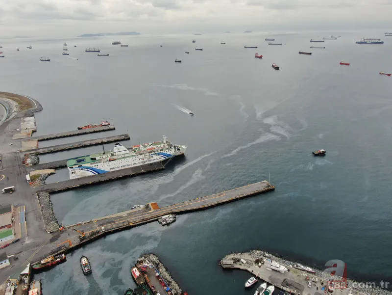 Zeytinburnu açıkları, gemi yoğunluğundan adeta limana döndü! 7