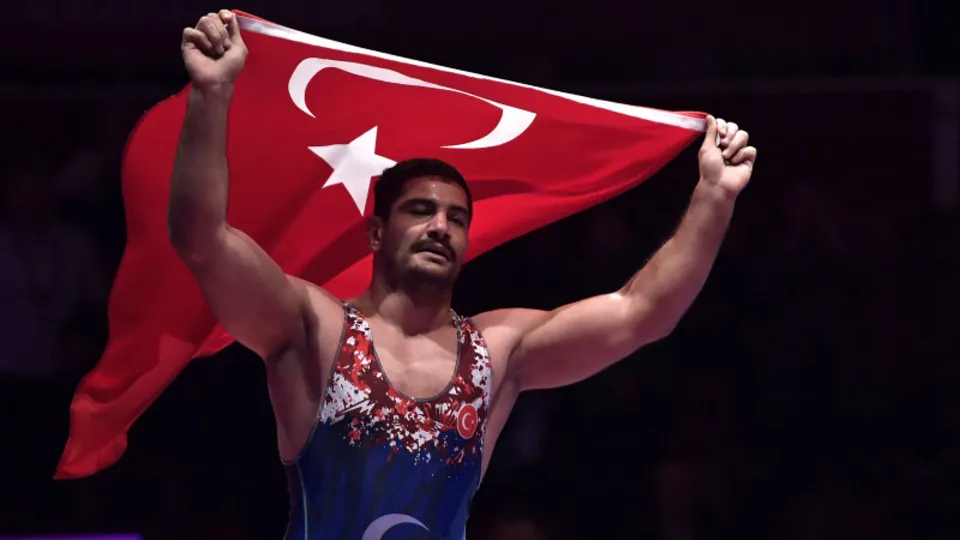 Milli güreşçi Taha Akgül 11'inci Avrupa şampiyonluğuna ulaştı