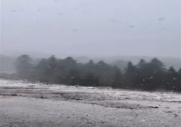 Uludağ beyaza büründü! Kar yağışı etkisini artırıyor