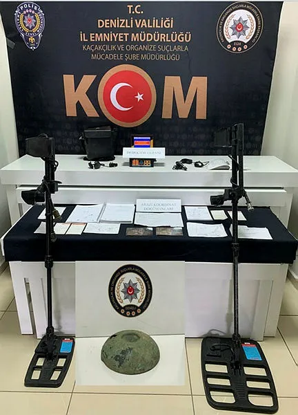 denizlide-tarihi-eser-kacakciliginda-9-gozalti-1634564667655.jpg Denizli’de tarihi eser kaçakçılığında 9 gözaltı - 1