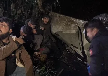 Hatay'da polisten kaçan araçta 9 kaçak göçmen yakalandı