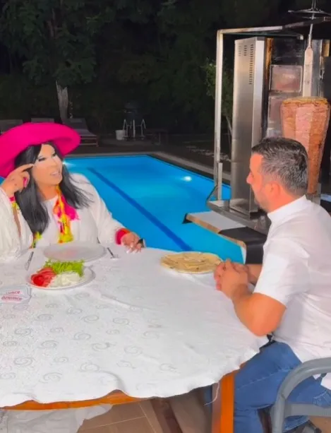 goren-de-duyan-da-saskin-bulent-ersoy-villasina-donerci-cagirdi-1754046127932.jpg Kaynak: Instagram