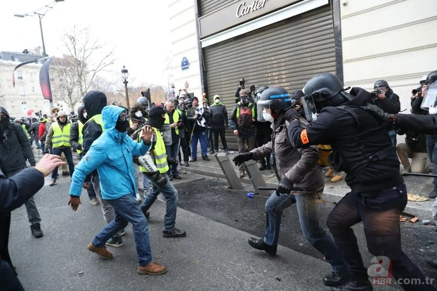 Fransa'da Macron için 'diktatör' sloganları 4