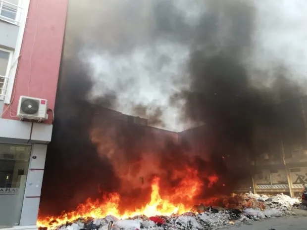 İzmir'in merkezinde çöp dağı: Defalarca yangın çıktı - 2