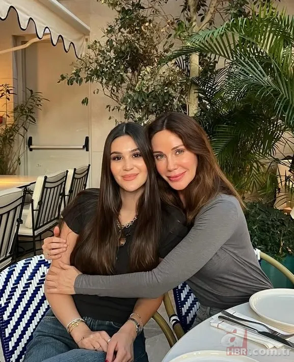 48'lik Demet Şener yeni imajıyla sosyal medyayı salladı! "Kim der 2 çocuk annesi" 4