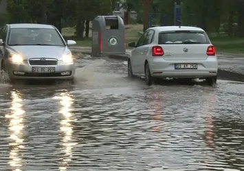Meteoroloji yeni hava durumu raporunu yayınladı! Sıcaklıklar düşecek sağanak yağış geliyor