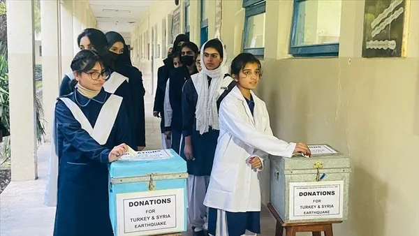 1676448847904.jpg Pakistan Başbakanı Şerif Kahramanmaraş depremi dayanışması için Türkiye'ye gelecek - 6