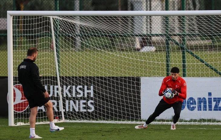 Süper Lig’i sallayacak transfer! Altay Bayındır ezeli rakibe gelmek istiyor
