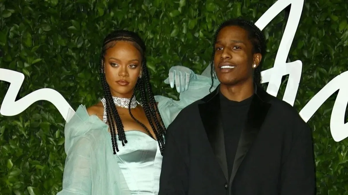 Rihanna 3. kez anne oldu: Bebeğinin ismi dikkat çekti