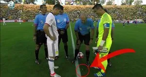 Kolombiya - Paraguay maçında inanılmaz olay