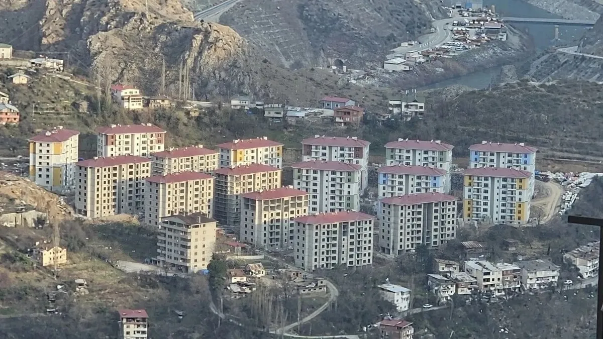 TOKİ'nin sosyal konut projeleri kapsamında 3 ilde bazı taşınmazlar kamulaştırılacak