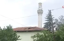 Ankara’da fırtınaya dayanamayan iki minare devrildi