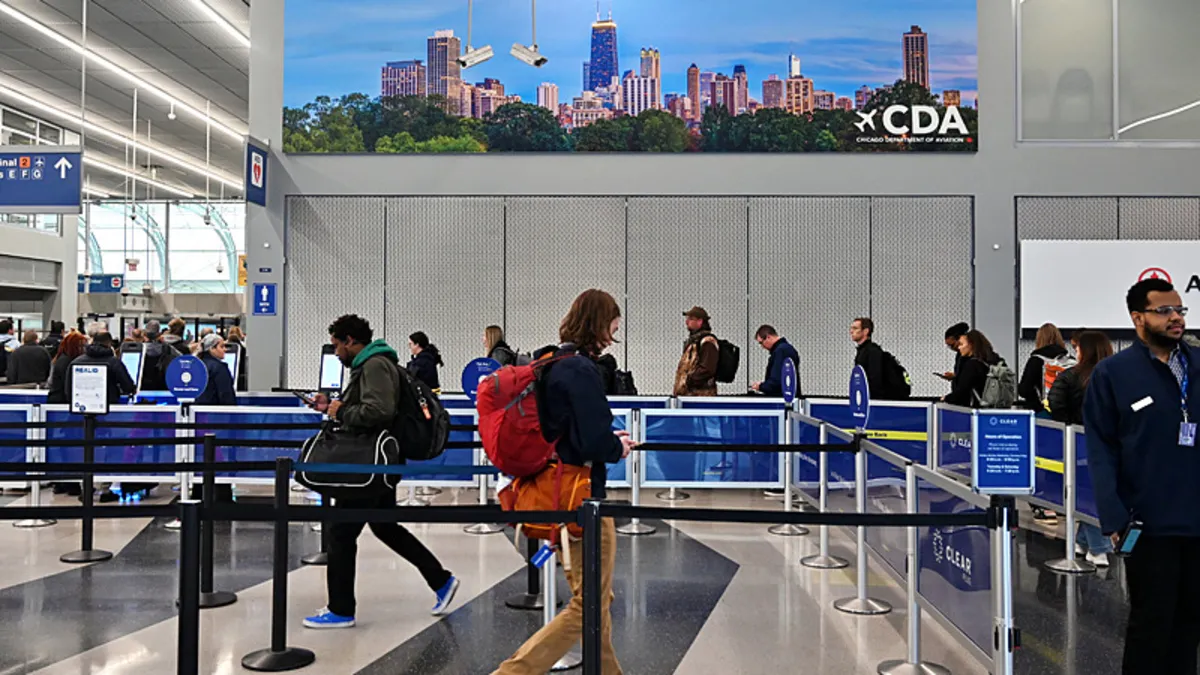 ABD'de 40 gündür kapalı olan hükümet ulaşımı vurdu: Rekor uçak iptali