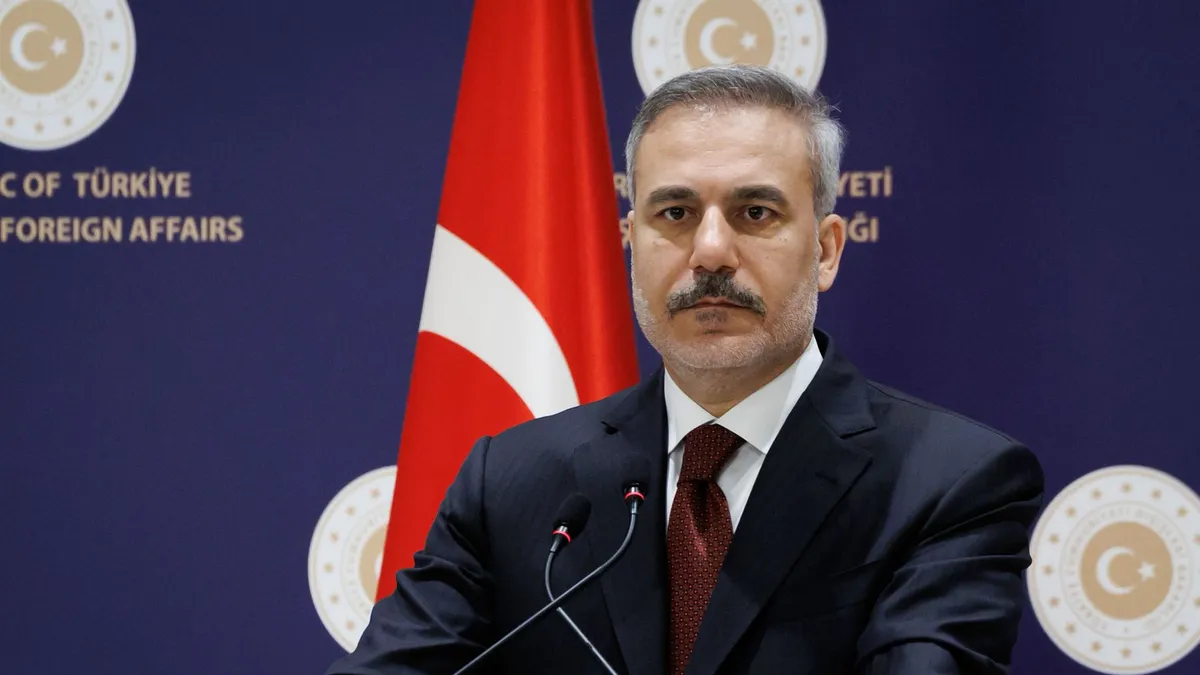 Bakan Fidan bazı büyükelçilikler için yeni görevleri tebliğ etti