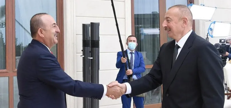 Dışişleri Bakanı Çavuoğlu Azerbaycan Cumhurbaşkanı Aliyev ile bir araya geldi