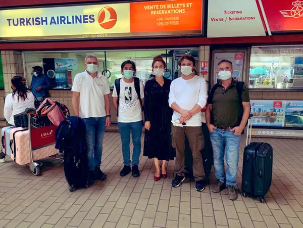 nijerya-aciklarinda-mozart-gemisine-duzenlenen-baskindan-kurtulan-3-turk-denizci-turkiyeye-getirildi-1611976701842.jpg Nijerya açıklarında Mozart gemisine düzenlenen baskından kurtulan 3 Türk denizci Türkiye'ye getirildi - 1