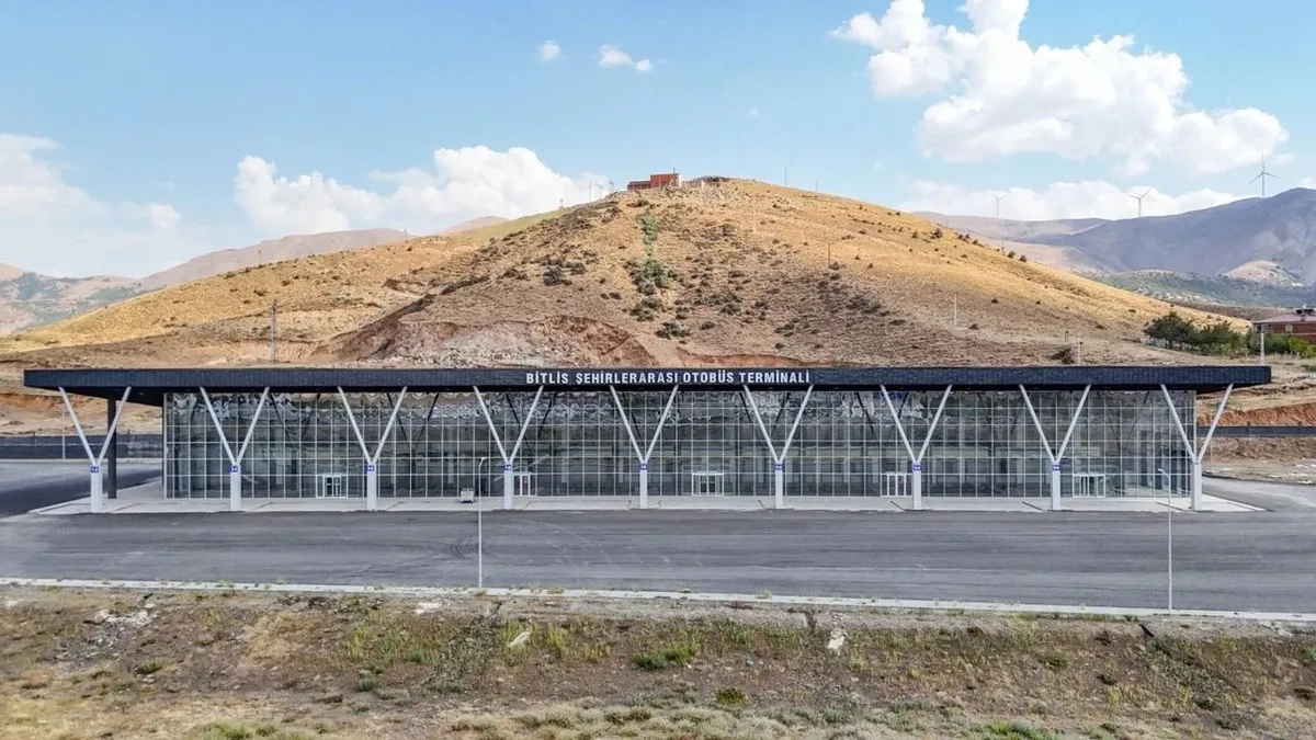Bitlis Şehirlerarası Otobüs Terminali törenle hizmete alındı