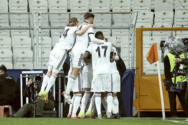 Beşiktaş: 1 - Ajax: 2 MAÇ SONUCU | Kara Kartal Avrupa’ya veda etti