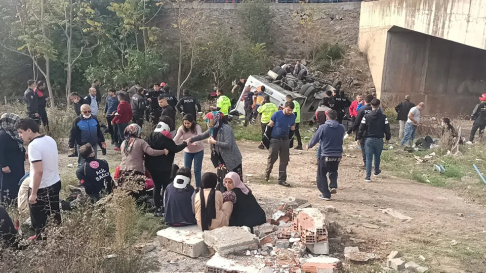 Kocaeli’de servis kazasında 5 kişi hayatını kaybetmişti! Araç ikiz plakalı, sürücünün kadında uyuşturucu çıktı! Savunması şoke etti
