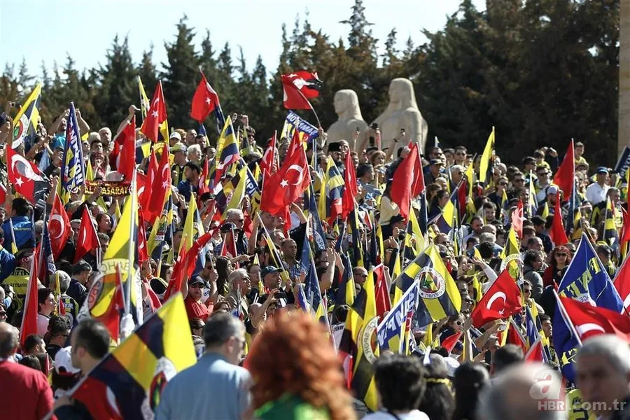 Fenerbahçeliler Anıtkabir'e yürüdü 25