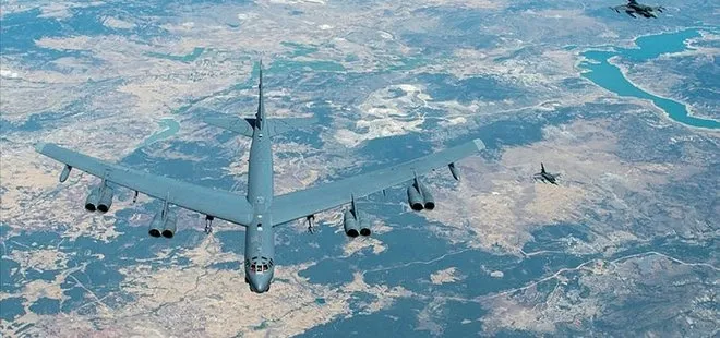 ABD ve Rusya arasında gerilim! Amerikan B-52 bombardıman uçağını iki Rus jeti önledi