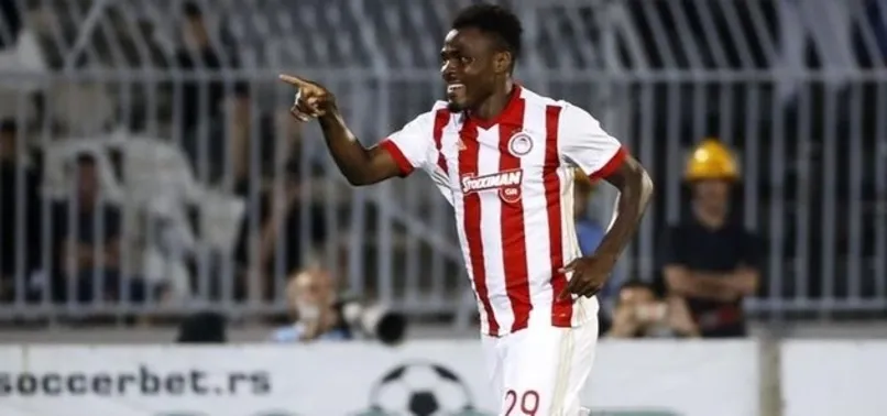 Emenike: Geleyim mi?
