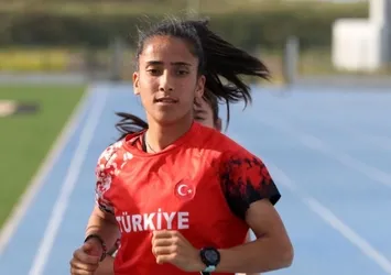 Rekor kırmak için günde 30 kilometre koşuyor