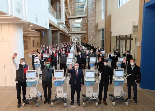 Selçuk Bayraktar’dan Sözcü Gazetesi Yazarı Özlem Gürses’e kapak