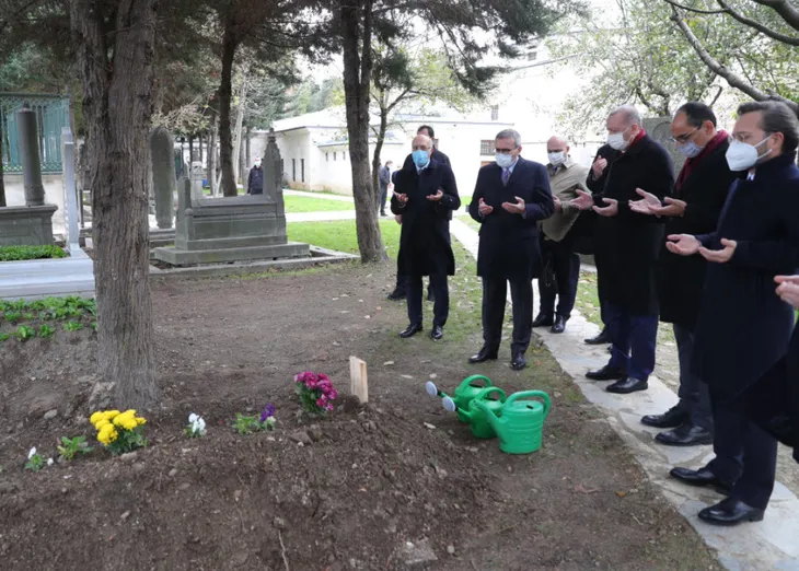 Son dakika: Başkan Erdoğan Eyüpsultan’da! Gazeteci Ahmet Kekeç’in kabrine ziyaret...