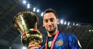 Hakan Çalhanoğlu İtalya’yı salladı!