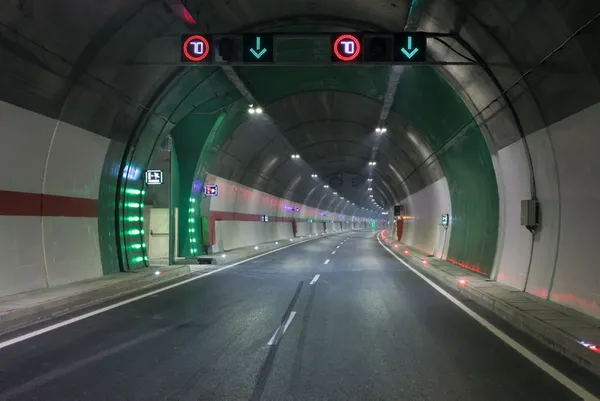 Seyahat süresi 20 dakikaya indi! Zigana Tüneli’nden 1 milyondan fazla araç geçti