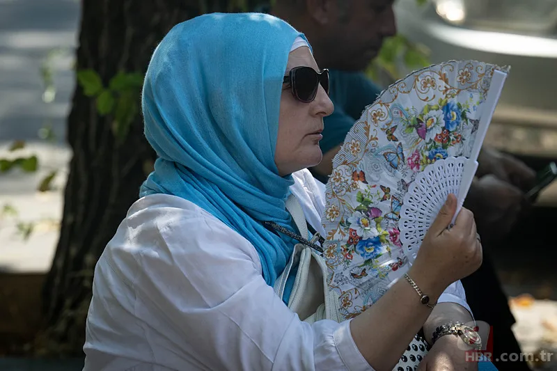 Tropik nem etkisi sona eriyor! Sıcaklıklar 5 derece düşecek: Meteoroloji gün gün paylaştı: İstanbul dahil 31 ilde gök gürültülü yağış 3