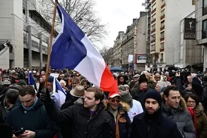 Sarı yeleklilerden sonra onlar da sokaklara indi!